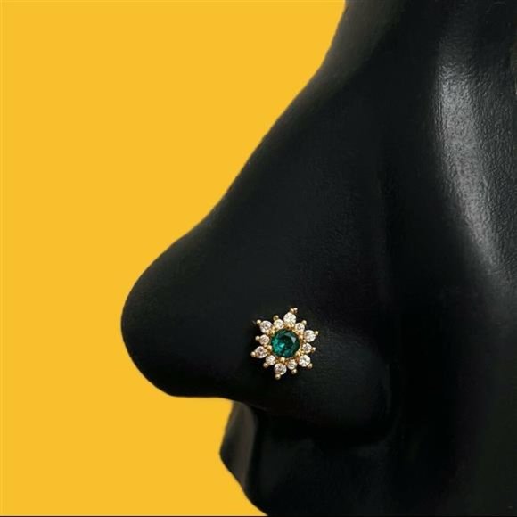 Emerald Flower Nose Stud With Unique Petals Made Of Clear Cubic Zirconia Stones - Picture 2 of 2